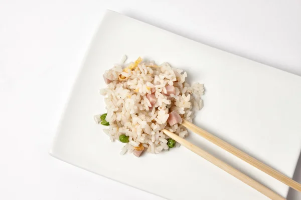 Kinesiska ris med grönsaker och ägg — Stockfoto