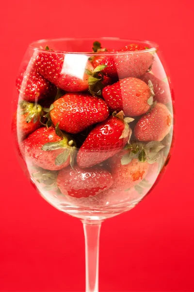 Vetro con fragole — Foto Stock