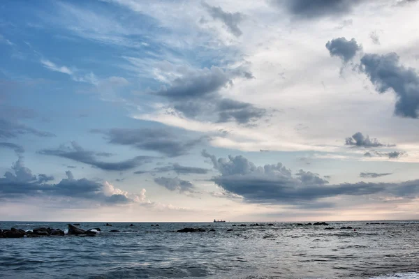 Seascape at night with the sky overcast — Stock Photo, Image