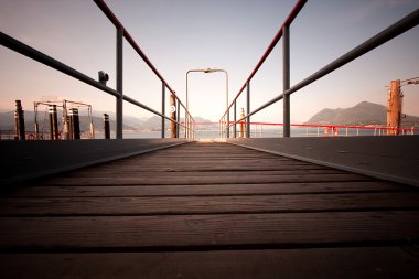 Lake Maggiore İtalya içine İskelesi