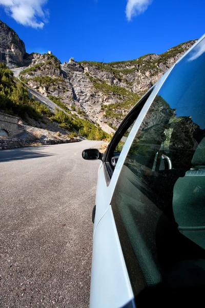 Górska droga przez Alpy włoskie — Zdjęcie stockowe
