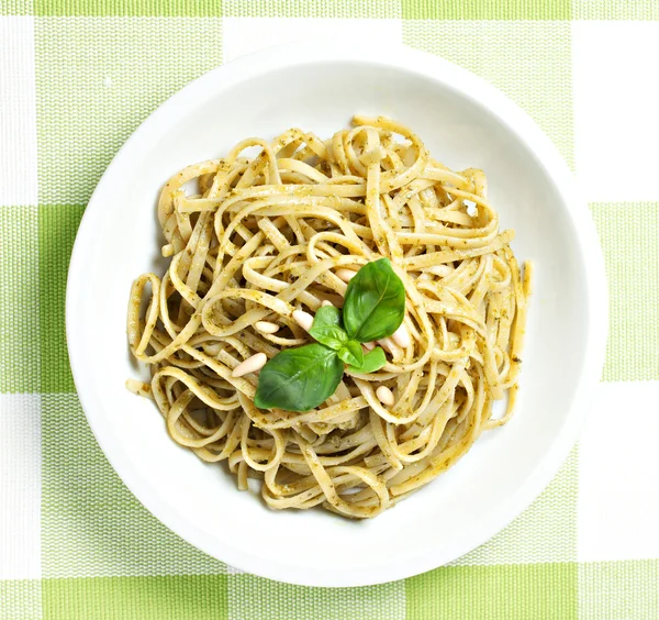 Spaghetti with pesto sauce — Stock Photo, Image