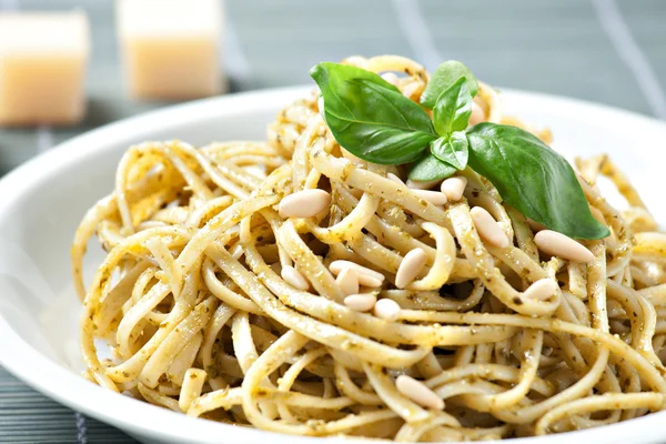 Spaghetti al pesto — Foto Stock