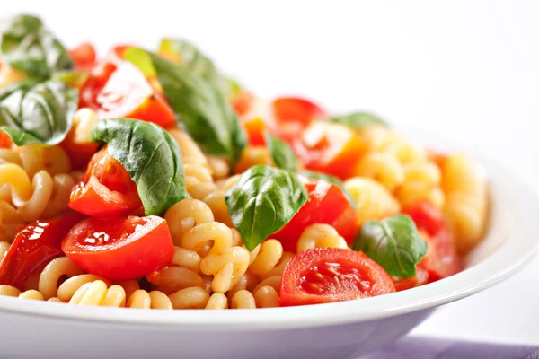 Pasta con tomates frescos —  Fotos de Stock