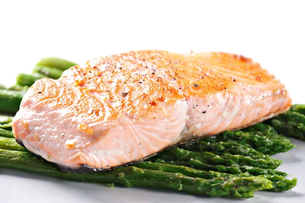 Fillet of salmon with asparagus — Stock Photo, Image