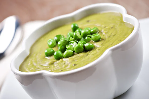 Sopa de ervilha cremosa — Fotografia de Stock