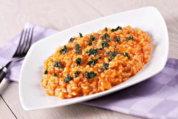 Risotto with tomatoes and mozzarella — Stock Photo, Image