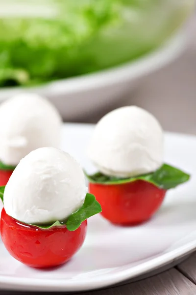 Lezzetli caprese salatası — Stok fotoğraf