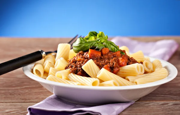 Saporiti maccheroni alla bolognese — Foto Stock