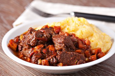 Polenta ve güveç