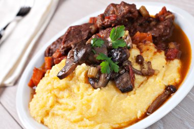 Polenta ve güveç