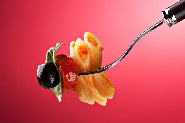 Pasta, olive and tomato — Stock Photo, Image