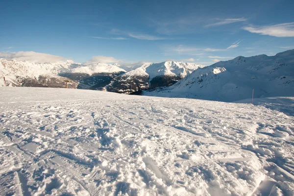 Итальянские альпы зимой — стоковое фото