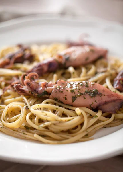 Seafood linguini on plate — Stock Photo, Image