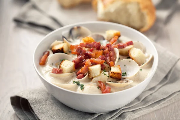 Chowder de almeja en tazón —  Fotos de Stock