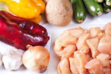 Sebze ve kuskus ile tavuk için malzemeler