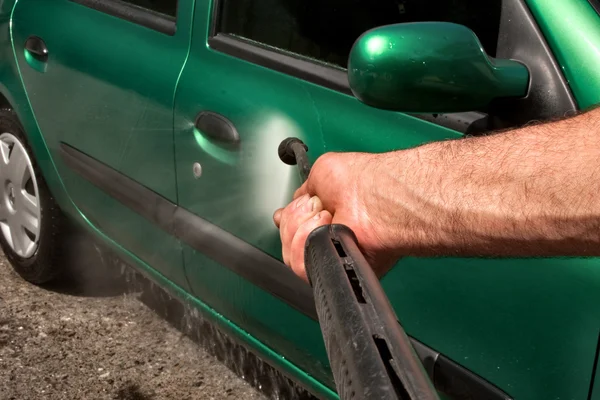 Hombre coche de limpieza con alta presión —  Fotos de Stock