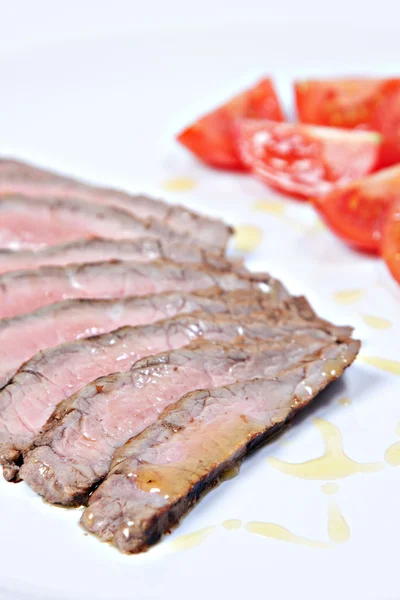 Filete en rodajas en un plato — Foto de Stock