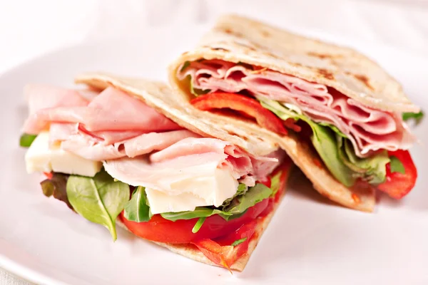 Traditional Italian piadina — Stock Photo, Image