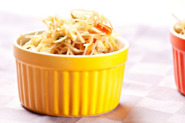 Çin Pirinç Noodle sebzeli