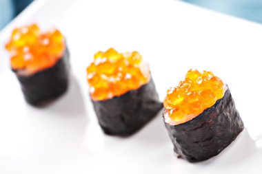 Plaka üzerinde taze Sushi