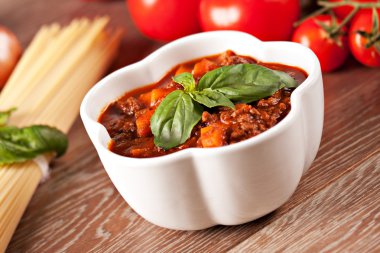 Bolognese sos ve farklı malzemeler