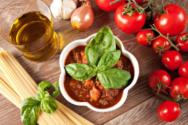 Bolognese sos ve farklı malzemeler