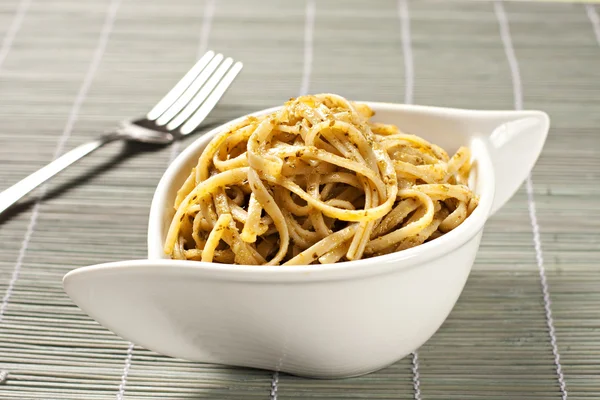 Spaghetti with pesto sauce — Stock Photo, Image