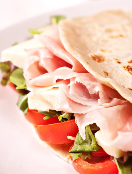 Traditional Italian piadina — Stock Photo, Image