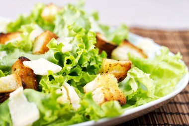 Sezar salatası