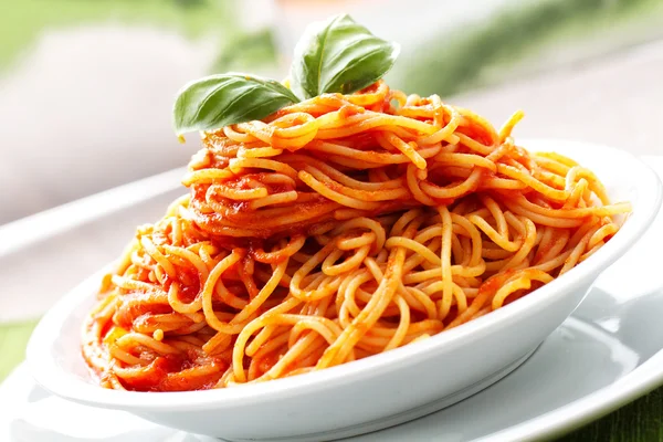 Spaghetti with tomato sauce — Stock Photo, Image