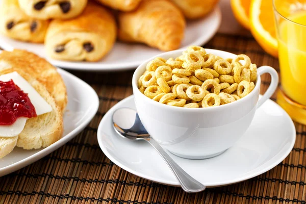 Cereal continental breakfast — Stock Photo, Image
