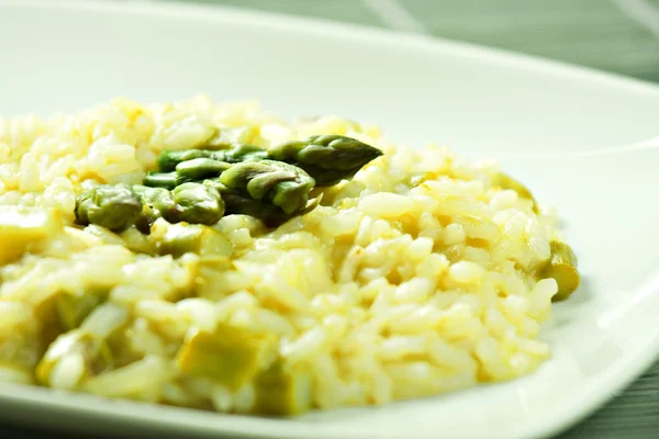 Vejeteryan Risotto kuşkonmaz ile — Stok fotoğraf