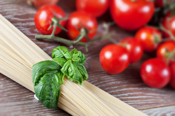 Ingredienti per spaghetti con salsa — Foto Stock