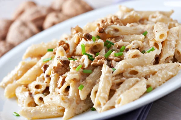 Pasta con salsa de nuez — Foto de Stock