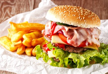 büyük taze hamburger