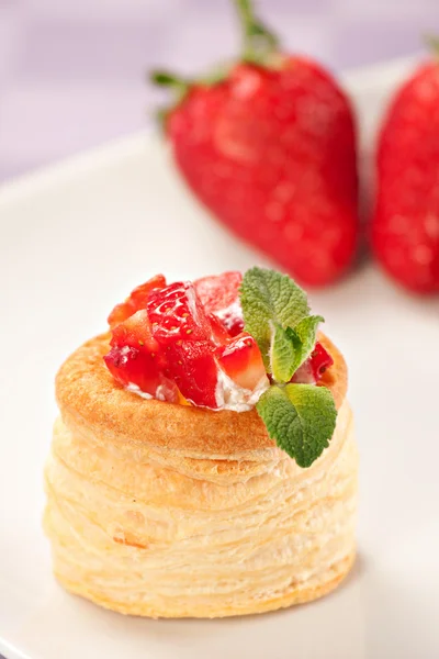 Tart de morango com creme fresco — Fotografia de Stock