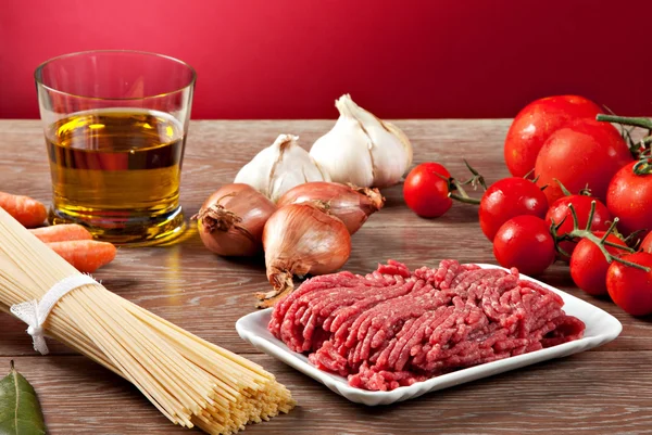 Zutaten für die Bolognese-Sauce — Stockfoto