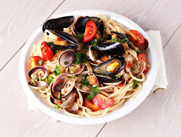 Espaguete de frutos do mar delicioso — Fotografia de Stock