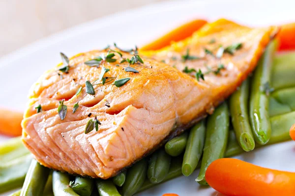 Deliciousfillet van zalm. — Stockfoto