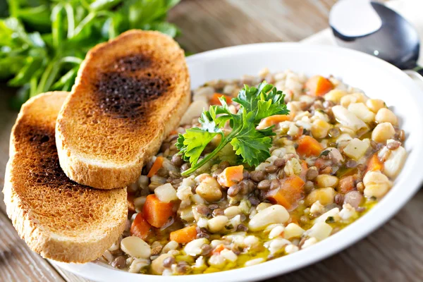 Vegetarische Gemüsesuppe — Stockfoto