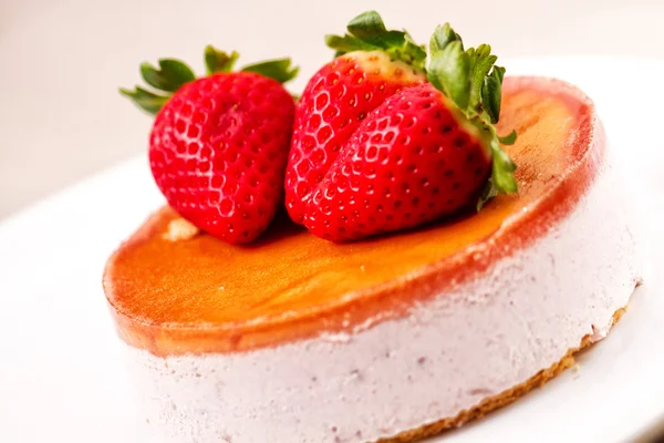 Полуничний торт десерт — стокове фото