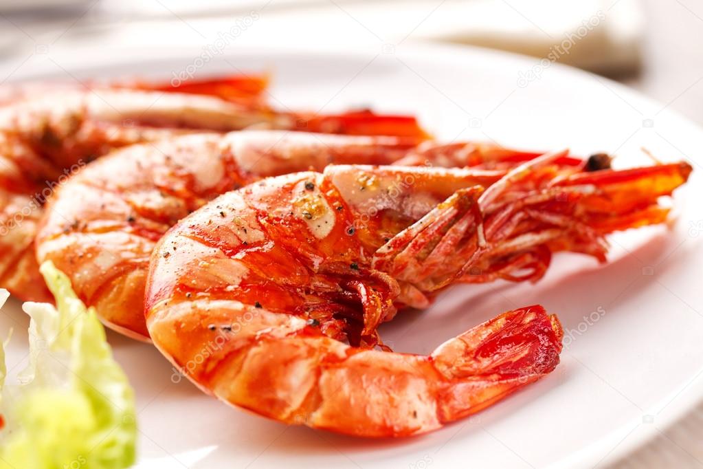 Grilled Prawns with salad