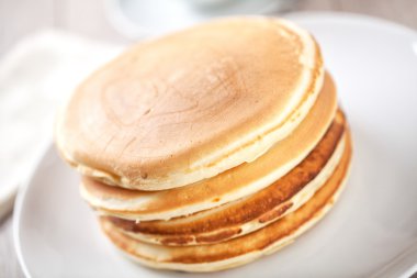 Plaka üzerinde altın krep