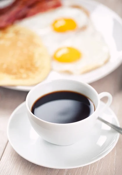 Panquecas com Bacon e Ovos — Fotografia de Stock