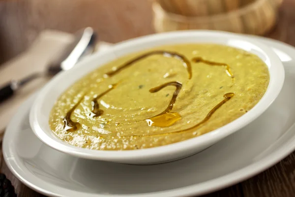 Gemüsesuppe in Schüssel — Stockfoto