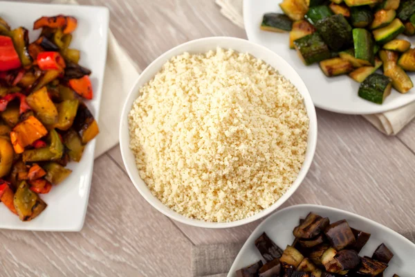 Couscous con verduras a la parrilla — Foto de Stock