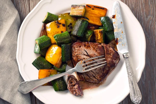 Fillet of beef with vegetables. — Stock Photo, Image