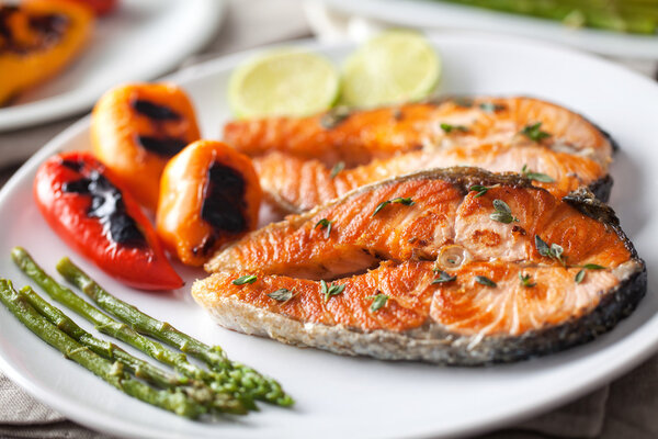 Fillet of salmon with vegetables