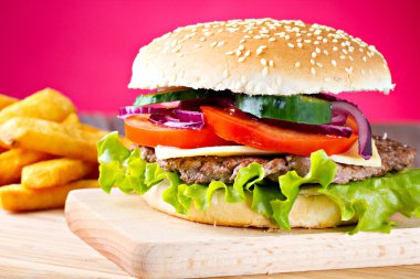 taze sebze ile lezzetli hamburger